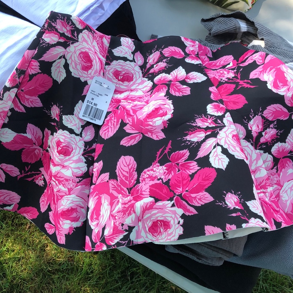 Forever 21 floral skirt never work still with tag